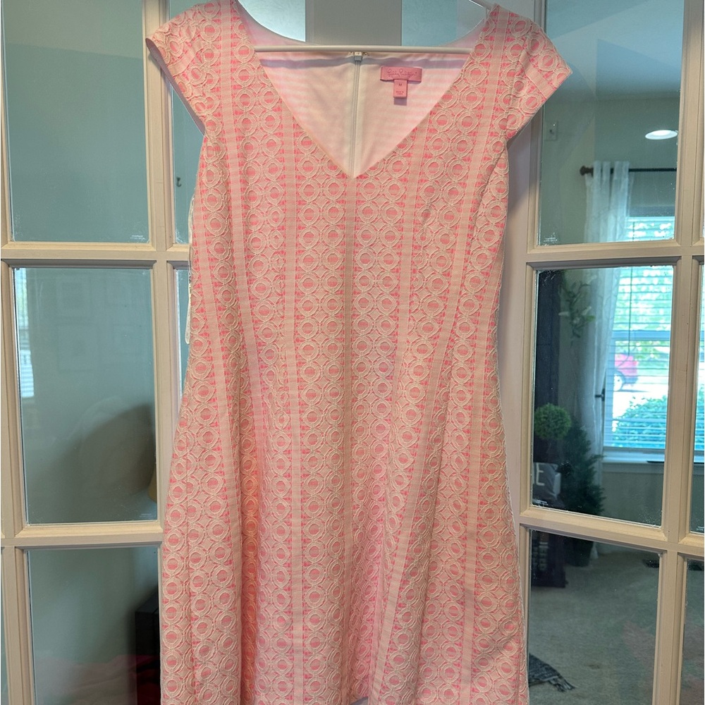 Lilly Pulitzer cap sleeve dress, sz medium, beautiful pink & white design